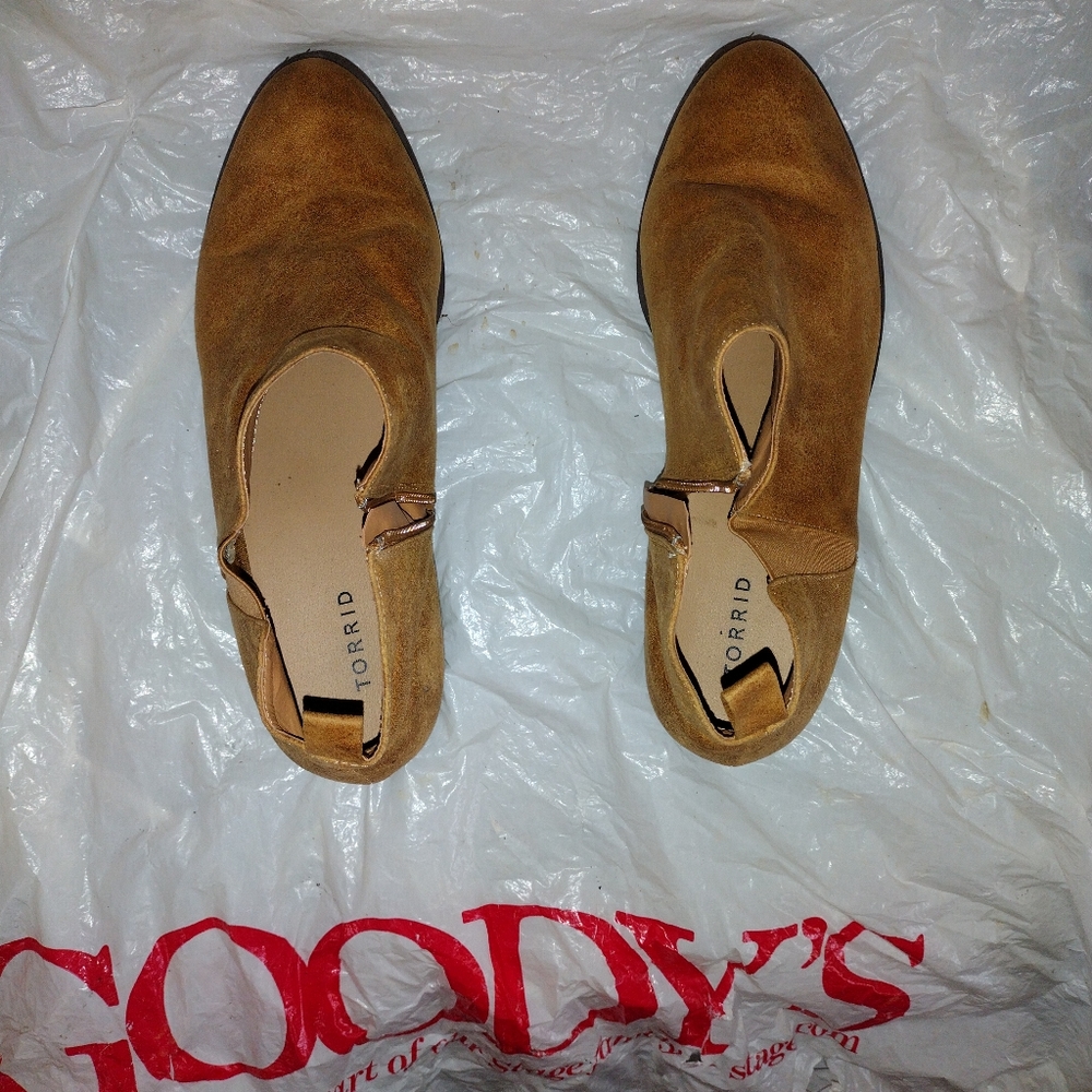 *camel booties*